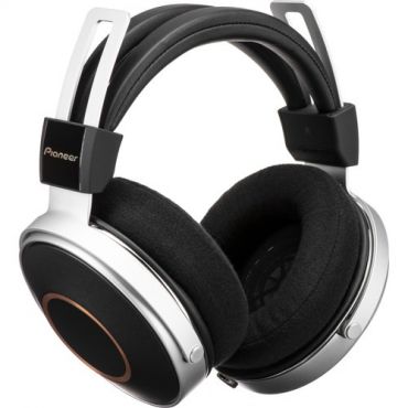 Pioneer SE-MONITOR5, these AUDIOPHILE Grade headphones have been car